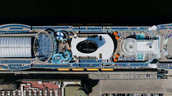 Uncover edinburgh"s architectural treasures: engaging guided tours to experience the city"s rich heritage